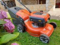 Maşina de tuns gazonul pe benzină Husqvarna LC 140P imaginea #3 — magazin online Desire.md