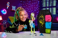 Păpușa Mattel Monster High Neon Fright (HNF79) imaginea #7 — magazin online Desire.md