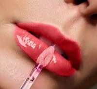 Масло для губ Lamel All In One Lip Tinted Plumping Oil 403 фото №3 — интернет-магазин Desire.md