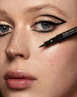 Eyeliner pentru ochi Lamel Crush Look Eyeliner 401 imaginea #3 — magazin online Desire.md
