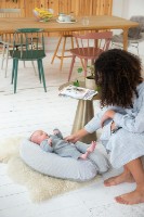 Perna de maternitate Doomoo Buddy Light Grey (B01) imaginea #3 — magazin online Desire.md