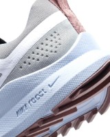 Adidași pentru dame Nike W Nk React Pegasus Trail 4 Light Smoke Grey/Black/Glacier Blue/White, s.40