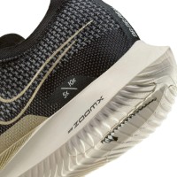 Adidași pentru bărbați Nike M Zoomx Streakfly Black/Gold, s.45.5