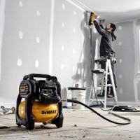 Компрессор DeWalt DCC1018N-XJ фото №4 — интернет-магазин Desire.md