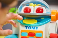 Jucarii interactive Tomy Mr Shopbot (T72612) imaginea #2 — magazin online Desire.md