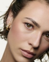 Пудра для лица Chanel Les Beiges Healthy Glow Sun-Kissed Powder Medium Rose Gold фото №3 — интернет-магазин Desire.md