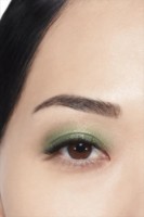 Fard de pleoape Chanel Ombre Essentielle 222 Jade Facette imaginea #3 — magazin online Desire.md
