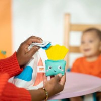 Игрушка-прорезыватель Bright Starts French Fries (16702) фото №3 — интернет-магазин Desire.md