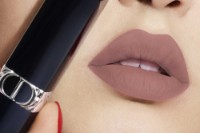 Ruj de buze Christian Dior Rouge Dior New Velvet 220 imaginea #2 — magazin online Desire.md