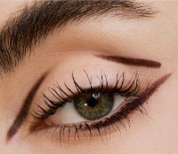 Creion pentru ochi Yves Saint Laurent Lines Liberated Eye Pencil 02 imaginea #2 — magazin online Desire.md