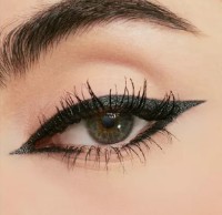 Creion pentru ochi Yves Saint Laurent Lines Liberated Eye Pencil 05 imaginea #2 — magazin online Desire.md