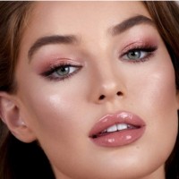 Тени для век MAC Eye Shadow Libra фото №4 — интернет-магазин Desire.md