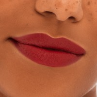 Помада для губ MAC Locked Kiss Lipstick Extra Chili фото №3 — интернет-магазин Desire.md