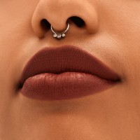 Помада для губ MAC Locked Kiss Lipstick Sophistry фото №3 — интернет-магазин Desire.md