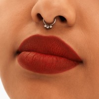 Помада для губ MAC Locked Kiss Lipstick Vicious фото №3 — интернет-магазин Desire.md