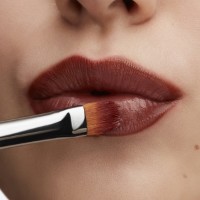 Помада для губ MAC Lustreglass Lipstick I Deserve This фото №3 — интернет-магазин Desire.md
