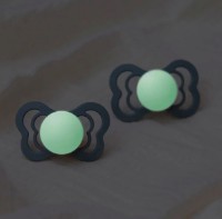 Пустышка BIBS Supreme Latex Glow 2 Pack 0+ months Blush/Vanilla (170357) фото №3 — интернет-магазин Desire.md