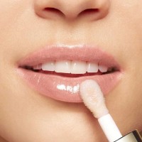 Ulei pentru buze Clarins Comfort Oil 24 White imaginea #3 — magazin online Desire.md