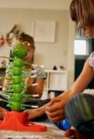 Joc educativ de masa Goliath Giggle Wiggle (GT02) imaginea #4 — magazin online Desire.md