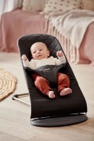 Șezlong pentru bebeluși BabyBjorn Bliss Black Cotton (006116A) imaginea #2 — magazin online Desire.md