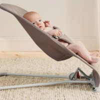 Șezlong pentru bebeluși BabyBjorn Bliss Sand Gray Woven Petal Quilt (006317A) imaginea #6 — magazin online Desire.md