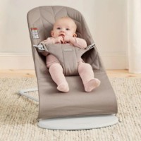 Șezlong pentru bebeluși BabyBjorn Bliss Sand Gray Woven Petal Quilt (006317A) imaginea #7 — magazin online Desire.md