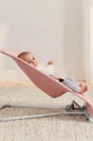 Șezlong pentru bebeluși BabyBjorn Light Pink 3D Jersey (006177A) imaginea #3 — magazin online Desire.md