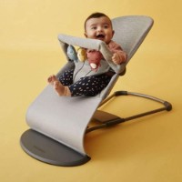 Șezlong pentru bebeluși BabyBjorn Bliss Light Grey Jersey with Toy (606072A) imaginea #7 — magazin online Desire.md