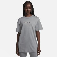 Женская футболка Nike W Nsw Tee Bf Prnt Swsh Gmoke Grey, s.XS фото №1 — интернет-магазин Desire.md