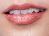 Ruj de buze Clinique Pop Longwear Lipstick Bare Pop imaginea #2 — magazin online Desire.md