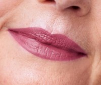 Помада для губ Clinique Pop Longwear Lipstick Cute Pop фото №3 — интернет-магазин Desire.md