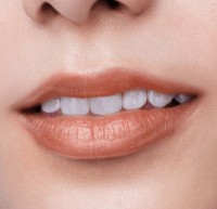 Помада для губ Clinique Pop Longwear Lipstick Honey Pop фото №3 — интернет-магазин Desire.md