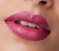 Помада для губ Clinique Pop Longwear Lipstick Love Pop фото №3 — интернет-магазин Desire.md