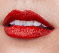 Помада для губ Clinique Pop Longwear Lipstick Matte Chili Pop фото №3 — интернет-магазин Desire.md