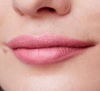 Помада для губ Clinique Pop Longwear Lipstick Peony Pop фото №3 — интернет-магазин Desire.md