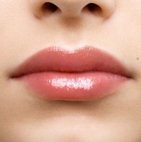 Balsam de buze Givenchy Rose Perfecto Liquid Balm 210 Pink Nude imaginea #3 — magazin online Desire.md