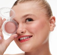 Румяна для лица MAC Glow Play Blush Please фото №4 — интернет-магазин Desire.md