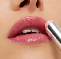 Бальзам для губ MAC Glow Play Lip Balm Favourite фото №3 — интернет-магазин Desire.md