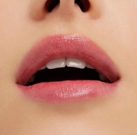 Balsam de buze MAC Glow Play Lip Balm Introvert imaginea #3 — magazin online Desire.md