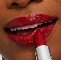 Помада для губ MAC Macximal Sleek Satin Lipstick Centre of Attention фото №3 — интернет-магазин Desire.md