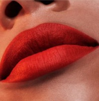 Ruj de buze Estee Lauder Pure Color Whipped Matte 932 imaginea #2 — magazin online Desire.md