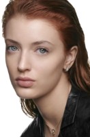 Тональный крем для лица Chanel N1 De Chanel BR22 фото №3 — интернет-магазин Desire.md