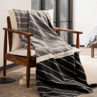 Плед Bugatti Jacquard Decke 150х200cm Grey фото №4 — интернет-магазин Desire.md