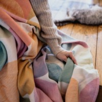 Плед IBENA Jacquard  Baumwolldecke Venedig mith GOTS Zertifikat 140x200cm Colorful фото №4 — интернет-магазин Desire.md