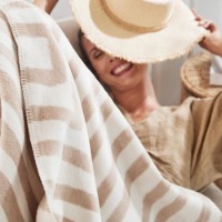 Плед IBENA Jacquard Decke Koloa 150х200cm Beige/Ivory фото №3 — интернет-магазин Desire.md