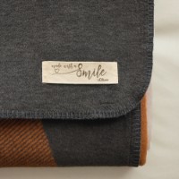 Плед s.Oliver Jacquard Decke (2597) 150х200cm Dark Grey/Curry фото №4 — интернет-магазин Desire.md