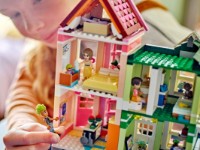 Конструктор Lego Friends: Apartments and shops in Heartlake City (42670) фото №6 — интернет-магазин Desire.md