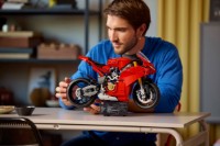 Конструктор Lego Technic: Ducati Panigale V4 S (42202) фото №5 — интернет-магазин Desire.md