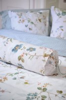 Подушка декоративная Pip Studio Kawai Flower Roll Cushion White (256106) фото №3 — интернет-магазин Desire.md