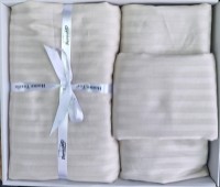 Lenjerie de pat Pernamd Set Satin 2.2/Design155 imaginea #2 — magazin online Desire.md